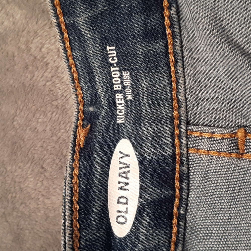 Old Navy Mid-Rise Kicker Boot-Cut Jeans for Women's Size 8 2 Pairs NWT - Picture 4 of 5